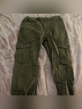Brandy Melville Men's Olive Cargo Pants